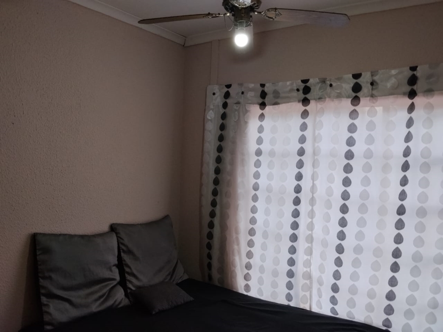To Let 4 Bedroom Property for Rent in Geelhoutpark North West